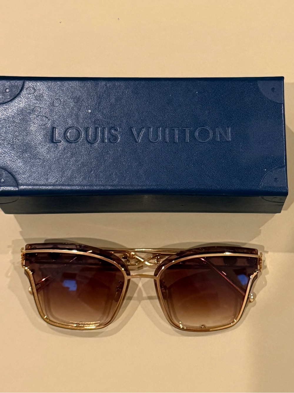 Louis Vuitton Gold-Tone Frame with Brown Gradient Lenses Sunglasses